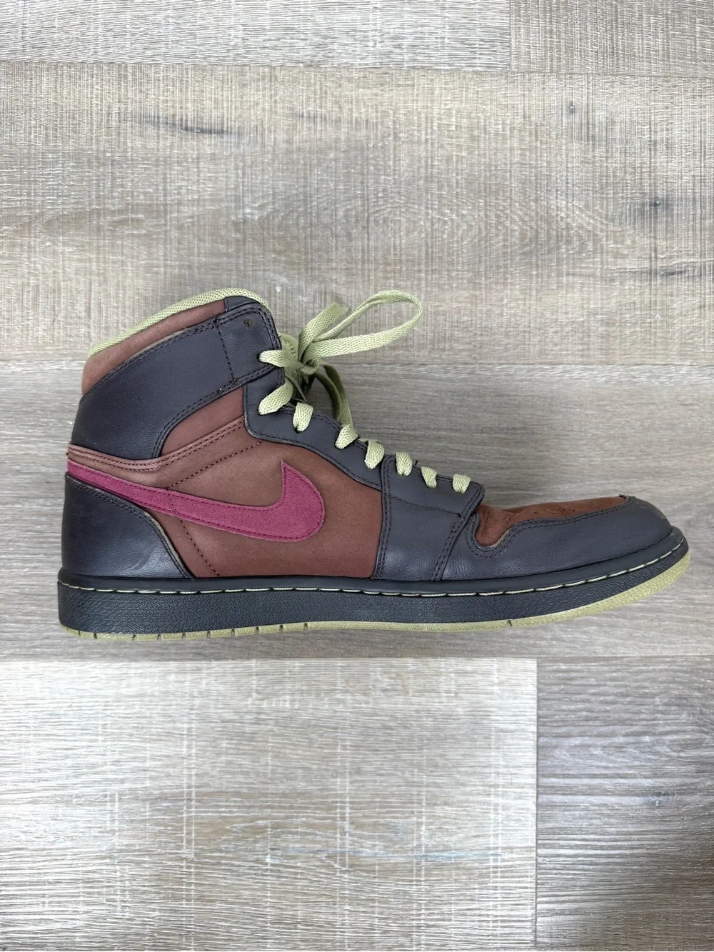 Air Jordan 1 Retro High Size 12.5 Velvet Brown Deep Garnet 2010 332550-201